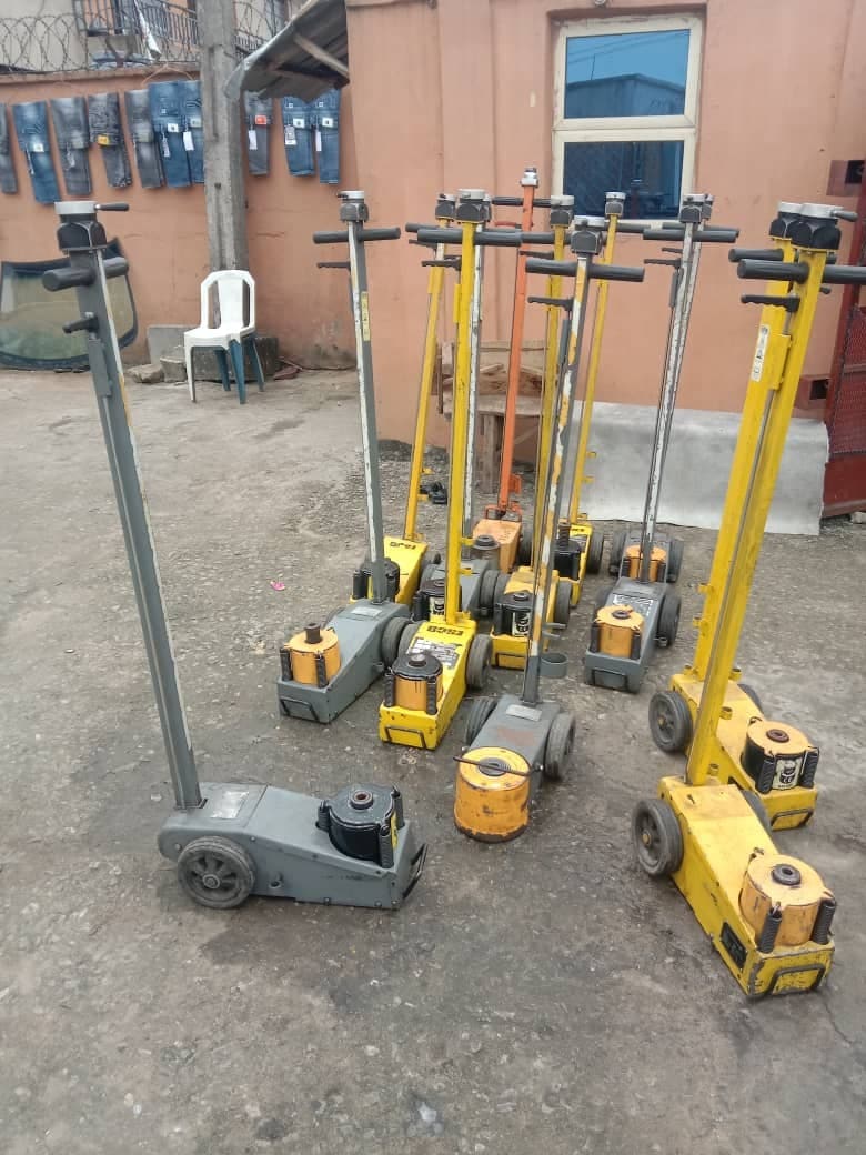 Air-hydraulic jacks