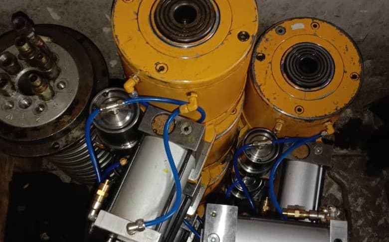 Pneumatic cylinders in the Eumid store